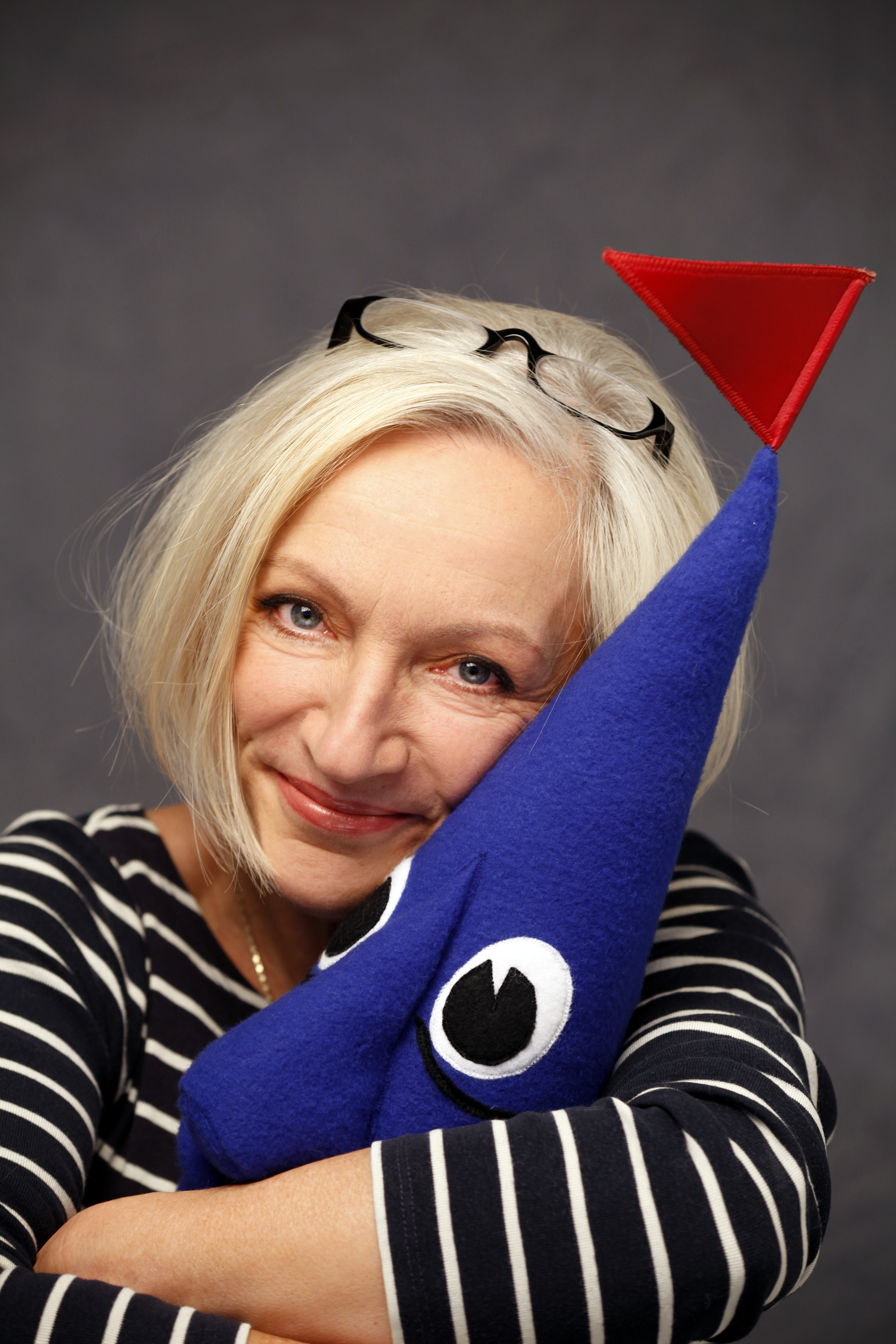  Bild von Patricia Prawit mit Plüsch-Turmspitze in Blau. 